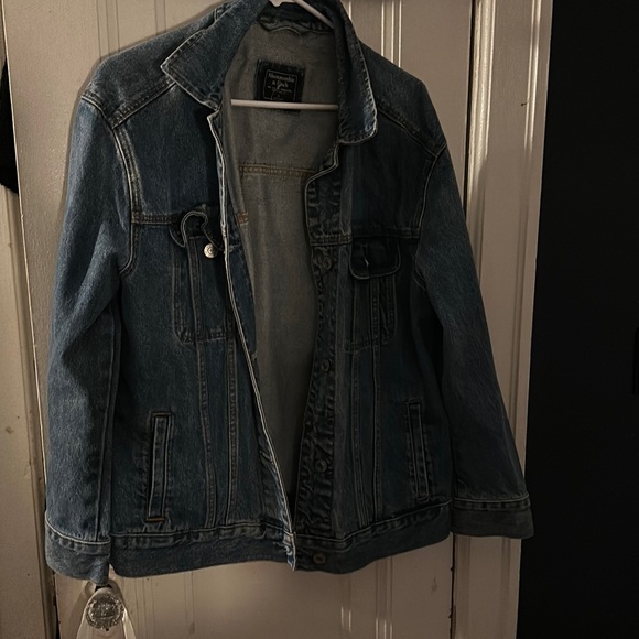 ABERCROMBIE AND FITCH OVERSIZED DENIM JACKET SIZE LARGE BNWOT( broke off) c pic - Picture 1 of 2